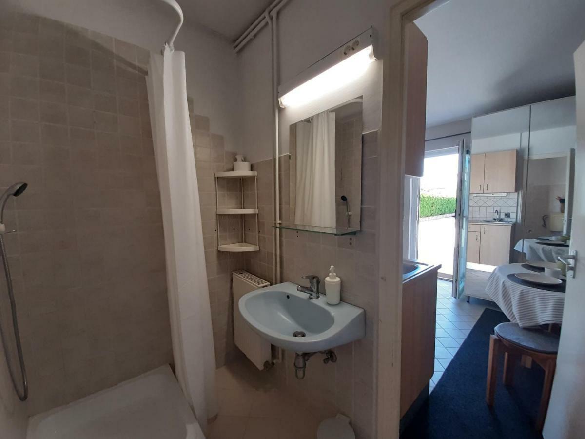 Familia Apartmanhaz Кестхей Экстерьер фото