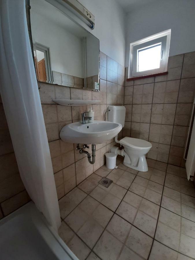 Familia Apartmanhaz Кестхей Экстерьер фото