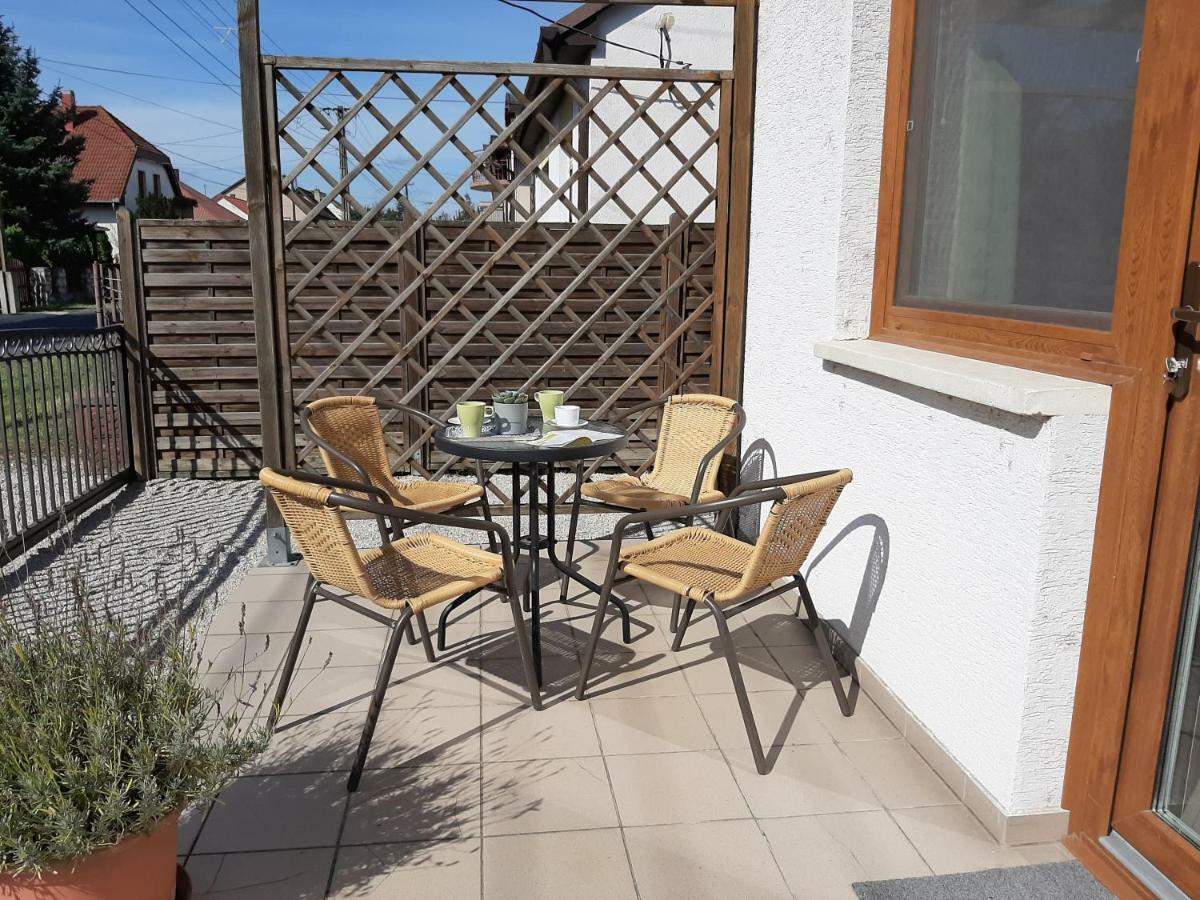 Familia Apartmanhaz Кестхей Экстерьер фото