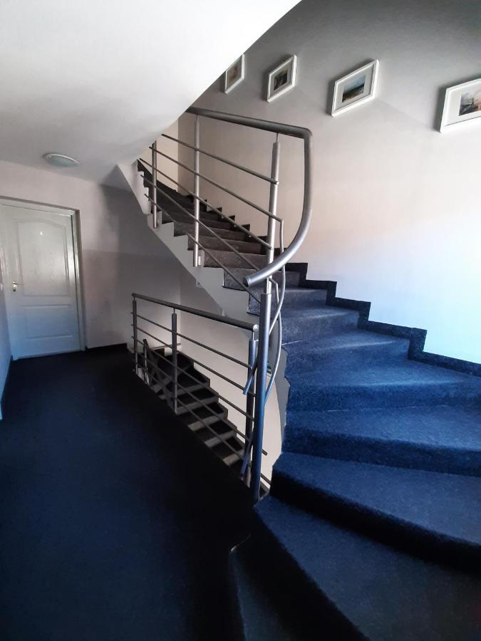 Familia Apartmanhaz Кестхей Экстерьер фото